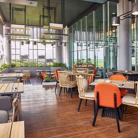 Novotel Karawang Luaran gambar