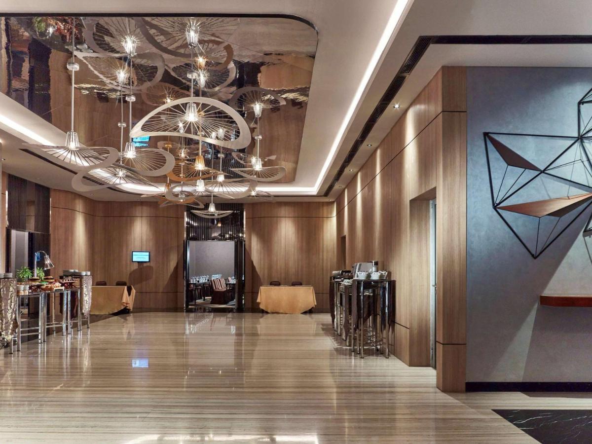 Novotel Karawang Luaran gambar