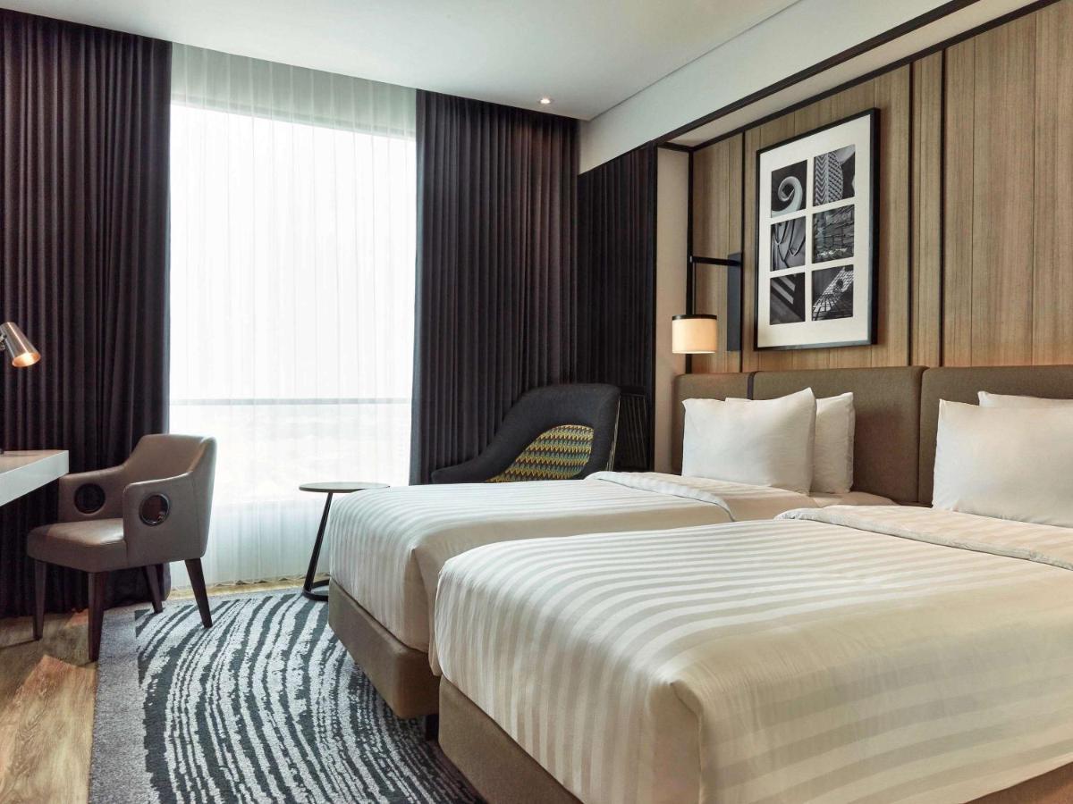 Novotel Karawang Luaran gambar